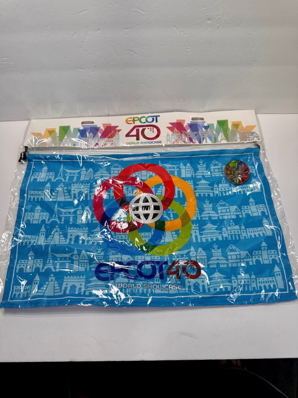 NWT Disney Parks Epcot 40th Anniversary Pin Tapestry Map & Chaser Pin set.
